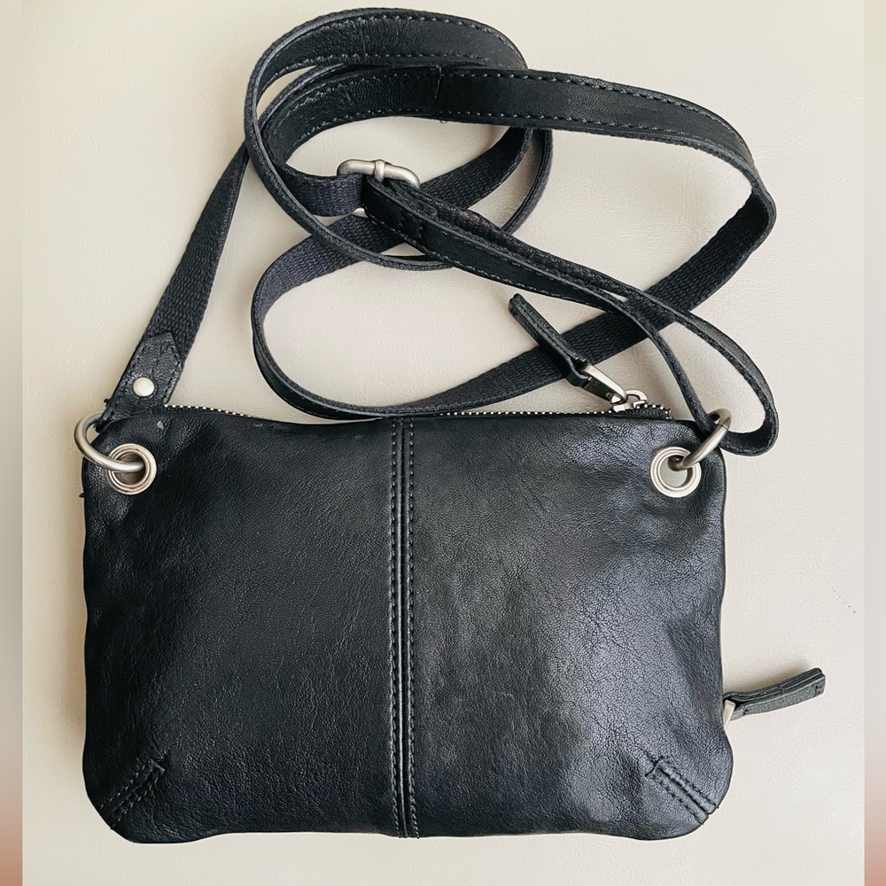 Fossil Black Genuine Leather Crossbody Bag with Silver Accents - Picture 2 of 9